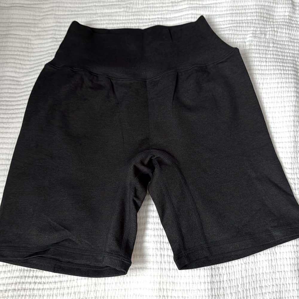 COPY - P’tula Bare Shorts 6” Sz M Black